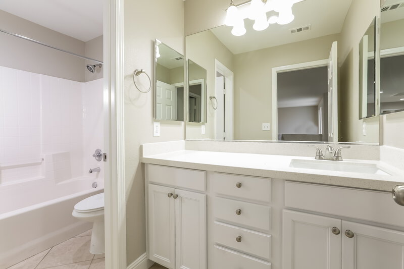 2,690/Mo, 8735 Le Agavi Ct Las Vegas, NV 89148 Bathroom View