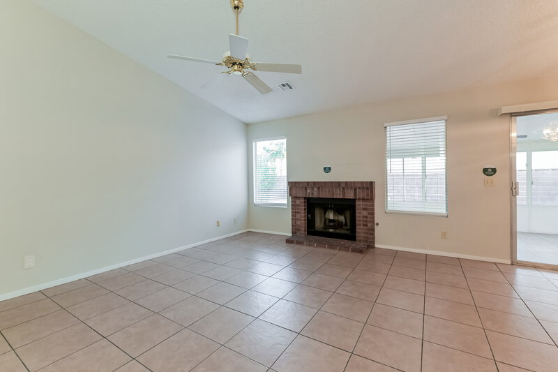 1,950/Mo, 1511 Plain Sight Ave Henderson, NV 89014 Living Room View