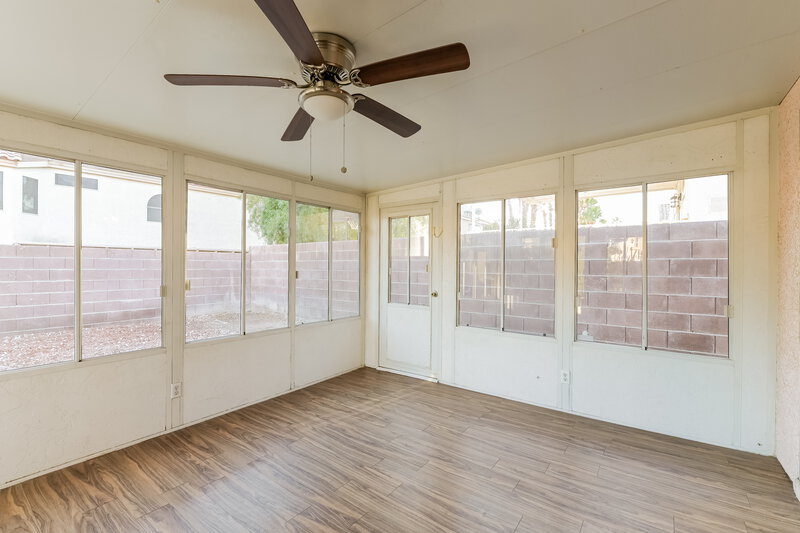 1,950/Mo, 1511 Plain Sight Ave Henderson, NV 89014 Sun Room View