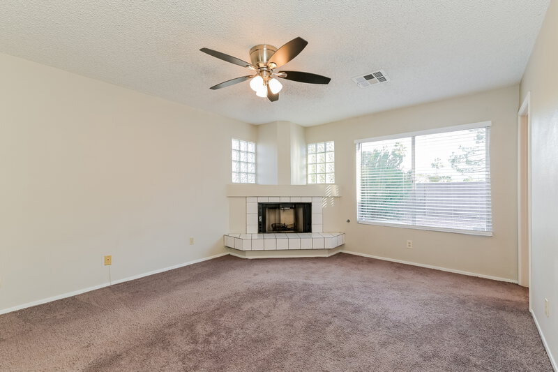 1,950/Mo, 1511 Plain Sight Ave Henderson, NV 89014 Main Bedroom View