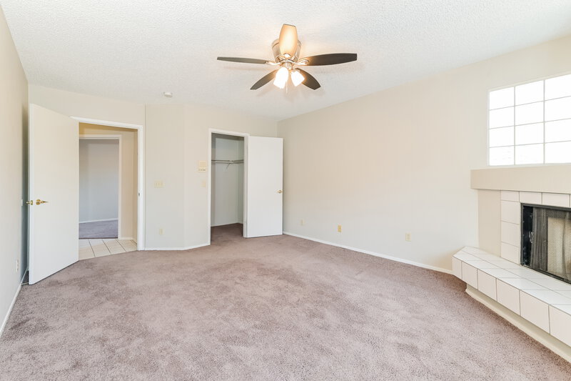 1,950/Mo, 1511 Plain Sight Ave Henderson, NV 89014 Main Bedroom View 2