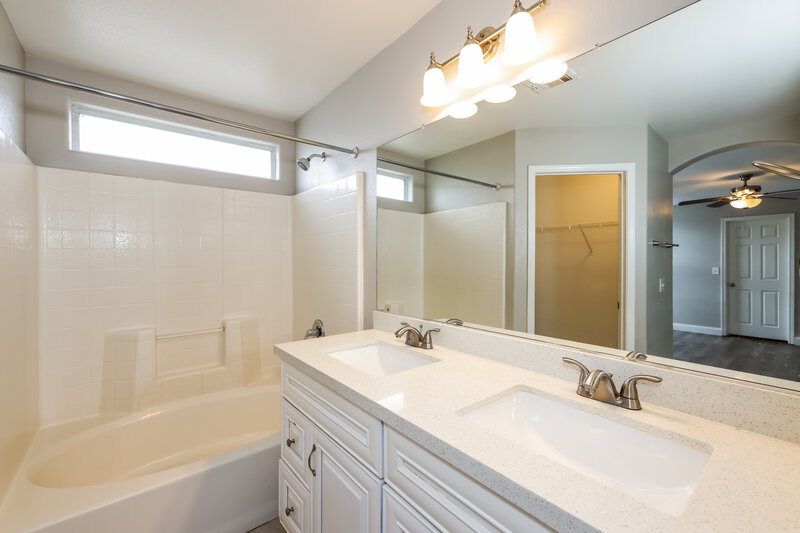 2,335/Mo, 869 Shining Rose Place Henderson, NV 89052 Main Bathroom View