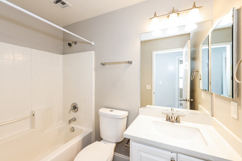 2,335/Mo, 869 Shining Rose Place Henderson, NV 89052 Bathroom View