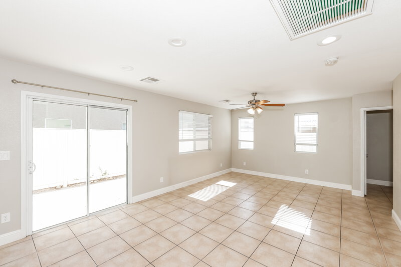 2,190/Mo, 76 Mandala Peak Ave Las Vegas, NV 89183 Family Room View