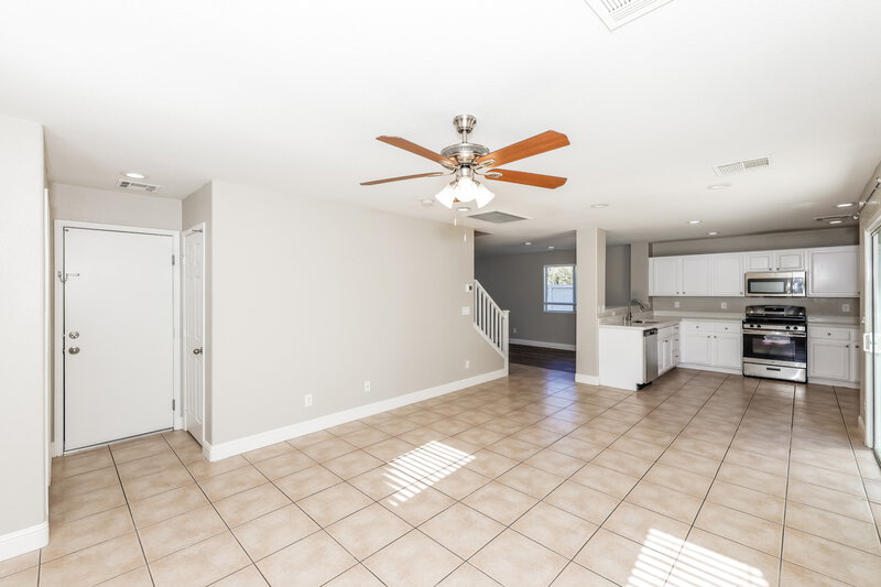 2,190/Mo, 76 Mandala Peak Ave Las Vegas, NV 89183 Family Room View 2