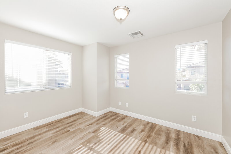 2,190/Mo, 76 Mandala Peak Ave Las Vegas, NV 89183 Bedroom View 3