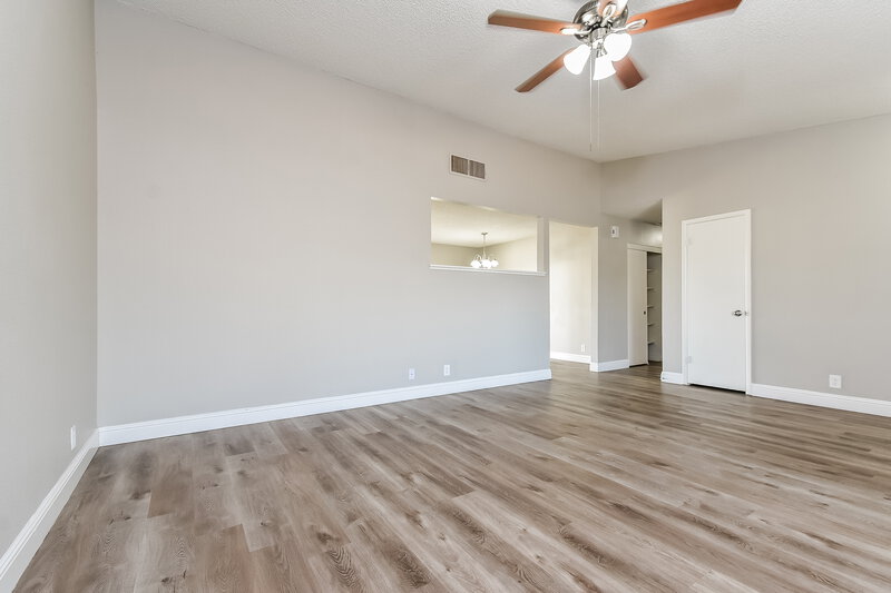 0/Mo, 3944 Grapefruit Cir Las Vegas, NV 89103 Living Room View 2