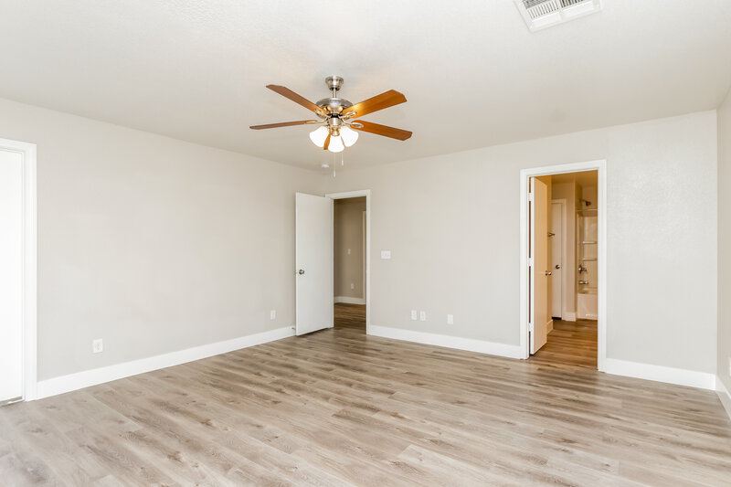 1,875/Mo, 228 Big Cliff Ave North Las Vegas, NV 89031 Main Bedroom View 2