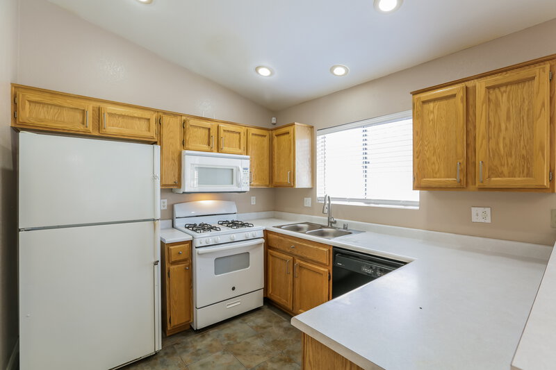 1,940/Mo, 9099 Lava Bluff Ct Las Vegas, NV 89123 Kitchen View 2