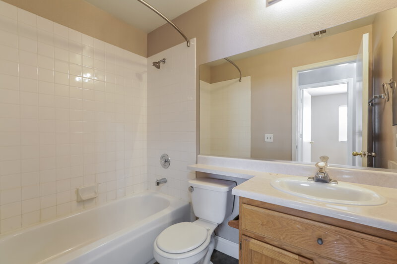 1,940/Mo, 9099 Lava Bluff Ct Las Vegas, NV 89123 Bathroom View