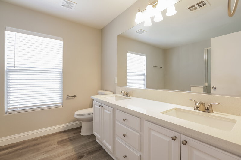 2,355/Mo, 6218 Lone Cypress Ct Las Vegas, NV 89141 Main Bathroom View
