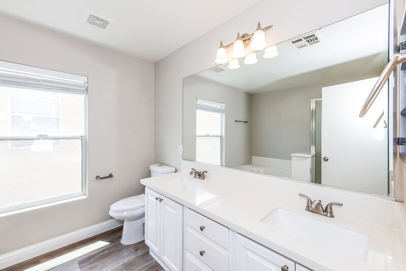 2,130/Mo, 6218 Lone Cypress Ct Las Vegas, NV 89141 Main Bathroom View