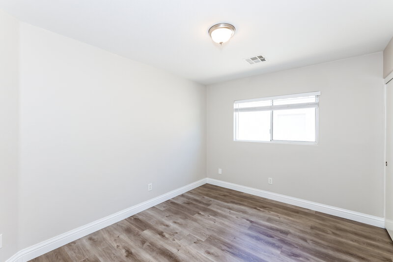 2,130/Mo, 6218 Lone Cypress Ct Las Vegas, NV 89141 Bedroom View 2