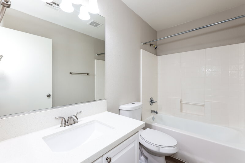2,130/Mo, 6218 Lone Cypress Ct Las Vegas, NV 89141 Bathroom View