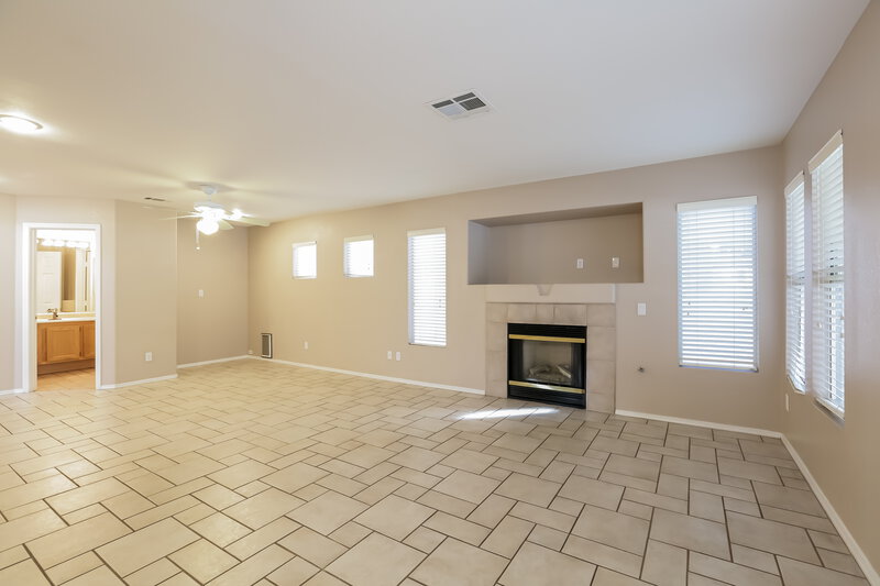 2,520/Mo, 55 Tanglewood Dr Henderson, NV 89012 Living Room View 2