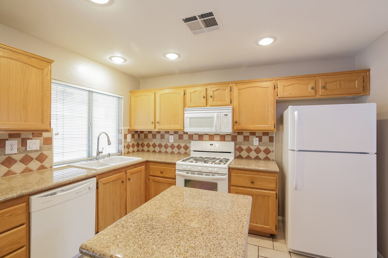 2,520/Mo, 55 Tanglewood Dr Henderson, NV 89012 Kitchen View