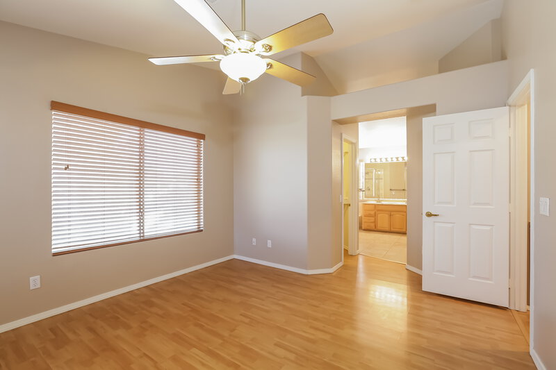 2,520/Mo, 55 Tanglewood Dr Henderson, NV 89012 Primary Bedroom View