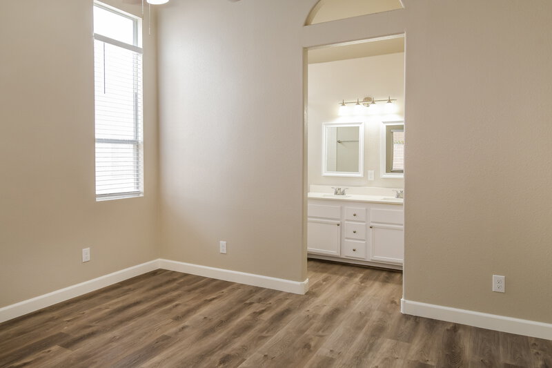 1,950/Mo, 1862 Oak Bluffs Ave North Las Vegas, NV 89032 Main Bedroom View