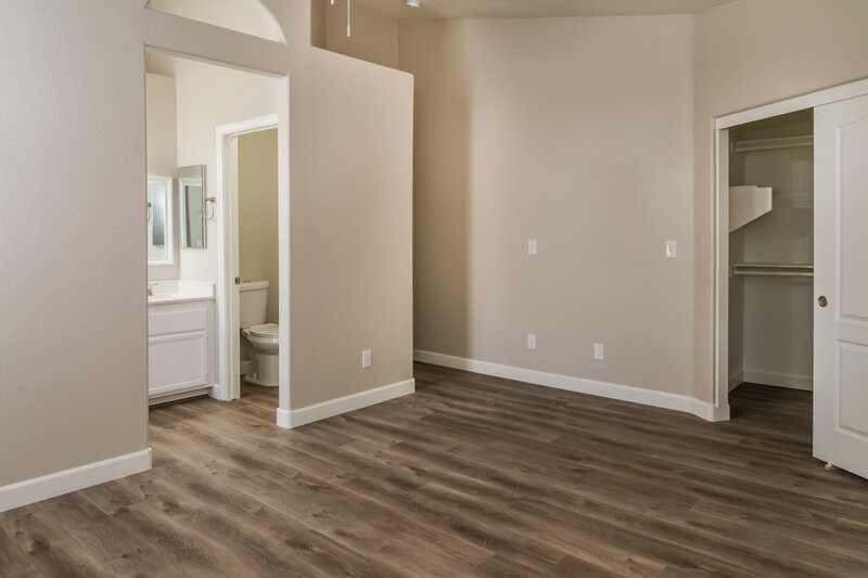 1,950/Mo, 1862 Oak Bluffs Ave North Las Vegas, NV 89032 Main Bedroom View 3