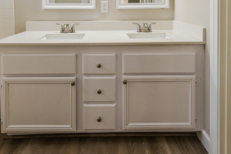 1,950/Mo, 1862 Oak Bluffs Ave North Las Vegas, NV 89032 Main Bathroom View