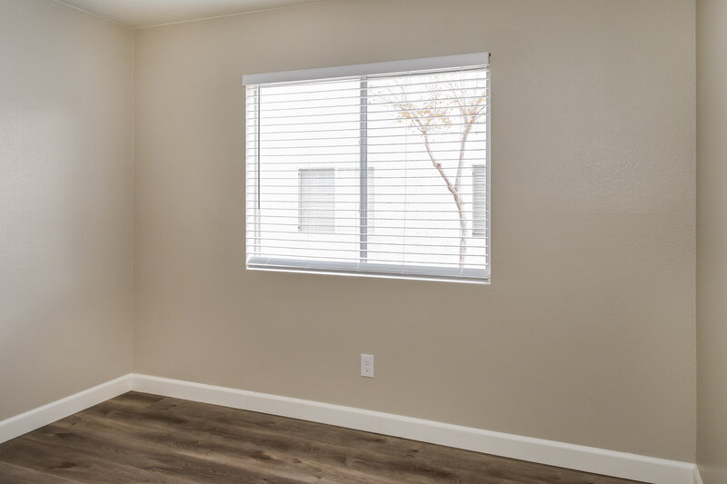 1,950/Mo, 1862 Oak Bluffs Ave North Las Vegas, NV 89032 Bedroom View