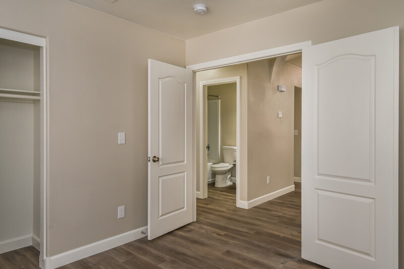 1,950/Mo, 1862 Oak Bluffs Ave North Las Vegas, NV 89032 Bedroom View 2