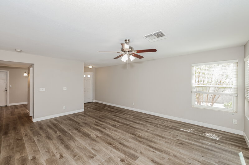 2,260/Mo, 2010 Waverly Cir Henderson, NV 89014 Living Room View 3