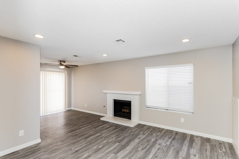 2,295/Mo, 2551 Wolverton Ave Henderson, NV 89074 Living Room View 2