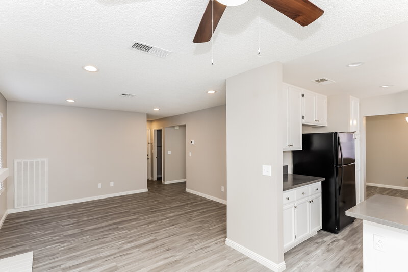 2,295/Mo, 2551 Wolverton Ave Henderson, NV 89074 Kitchen View