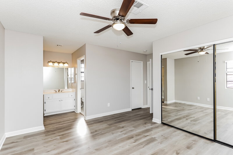 2,295/Mo, 2551 Wolverton Ave Henderson, NV 89074 Main Bedroom View 2