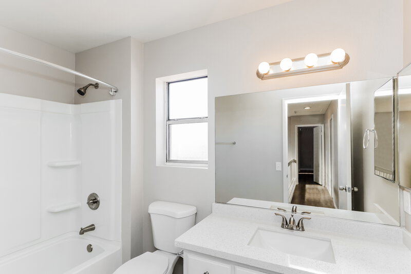 2,295/Mo, 2551 Wolverton Ave Henderson, NV 89074 Bathroom View 3