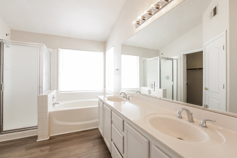 2,035/Mo, 2333 Satellite Beach Dr Las Vegas, NV 89134 Main Bathroom View