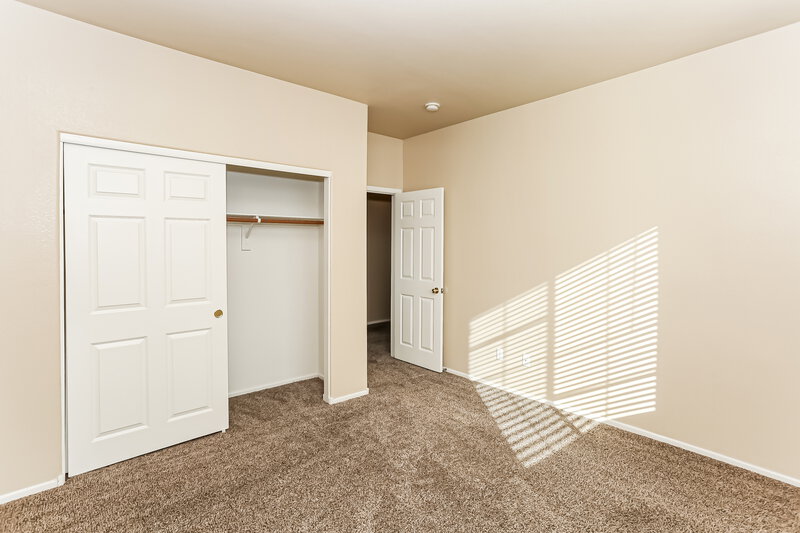 1,900/Mo, 6013 Deep Blue St North Las Vegas, NV 89031 Bedroom View