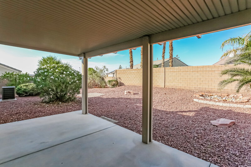 1,900/Mo, 6013 Deep Blue St North Las Vegas, NV 89031 Screen Porch View