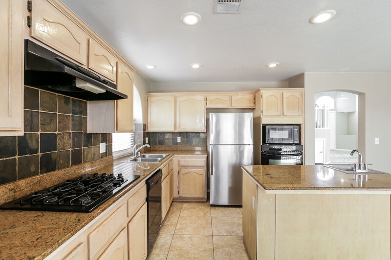 2,605/Mo, 2317 Homeland St Las Vegas, NV 89128 Kitchen View 2