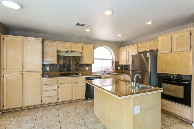 2,285/Mo, 2317 Homeland St Las Vegas, NV 89128 Kitchen View