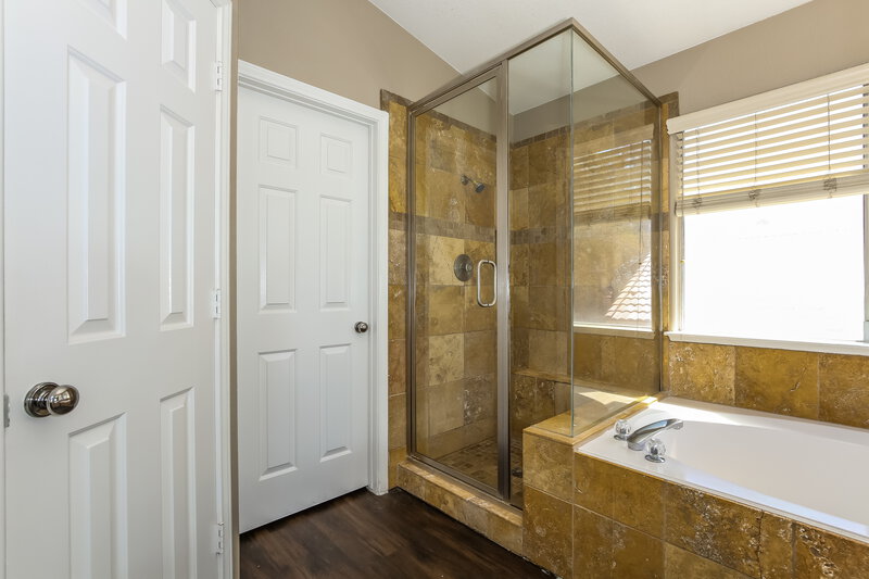 2,285/Mo, 2317 Homeland St Las Vegas, NV 89128 Main Bathroom View