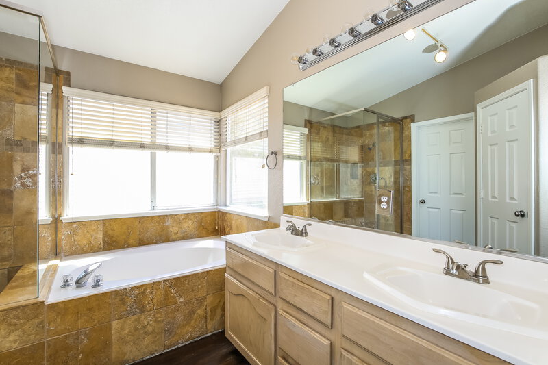 2,285/Mo, 2317 Homeland St Las Vegas, NV 89128 Bathroom View