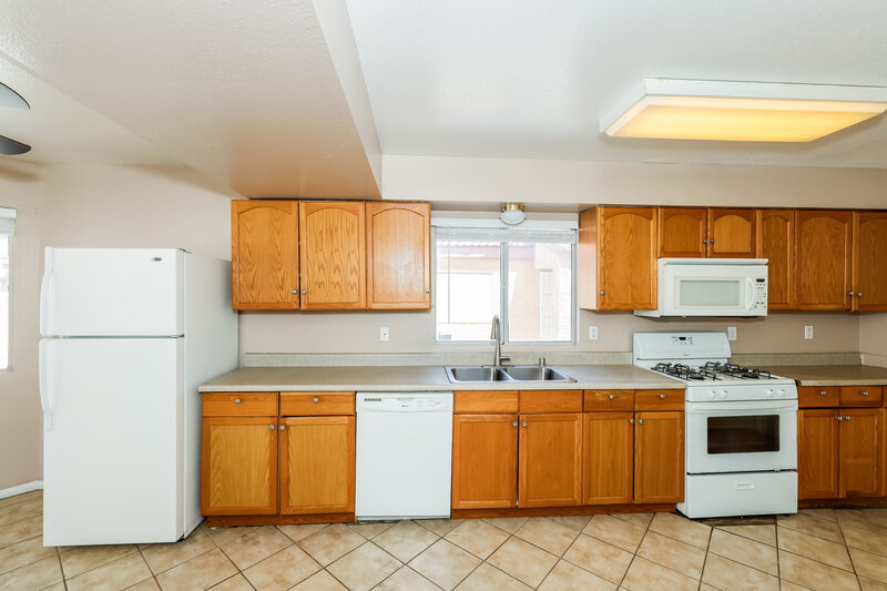 2,175/Mo, 1605 Fig Palm Ct Las Vegas, NV 89128 Kitchen View