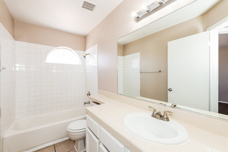 2,175/Mo, 1605 Fig Palm Ct Las Vegas, NV 89128 Bathroom View