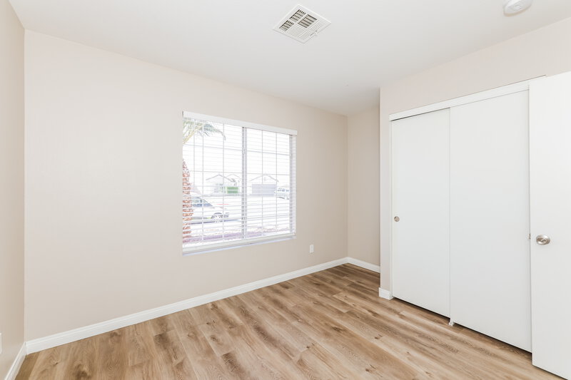2,060/Mo, 1604 Watercreek Dr North Las Vegas, NV 89032 Bedroom View