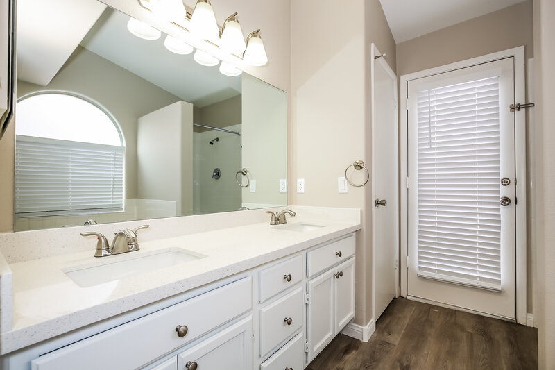 2,025/Mo, 1604 Watercreek Dr North Las Vegas, NV 89032 Bathroom View 2