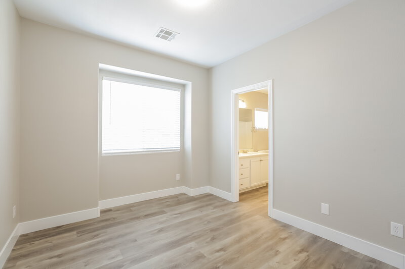 1,890/Mo, 3525 Tesoro Del Valle Ct North Las Vegas, NV 89081 Main Bedroom View 3