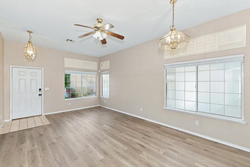 2,580/Mo, 265 Prairie Rose St Henderson, NV 89015 Living Room View 2