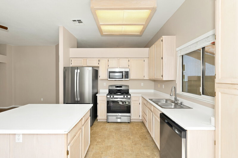 2,580/Mo, 265 Prairie Rose St Henderson, NV 89015 Kitchen View