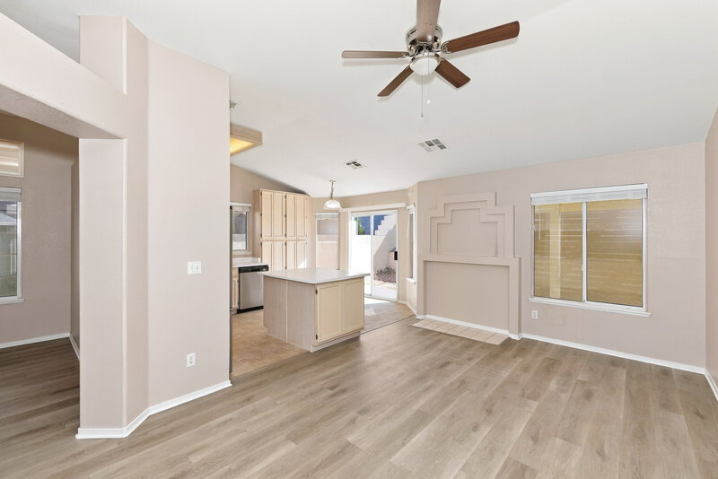 2,580/Mo, 265 Prairie Rose St Henderson, NV 89015 Family Room View