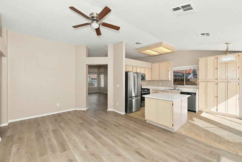 2,580/Mo, 265 Prairie Rose St Henderson, NV 89015 Family Room View 2