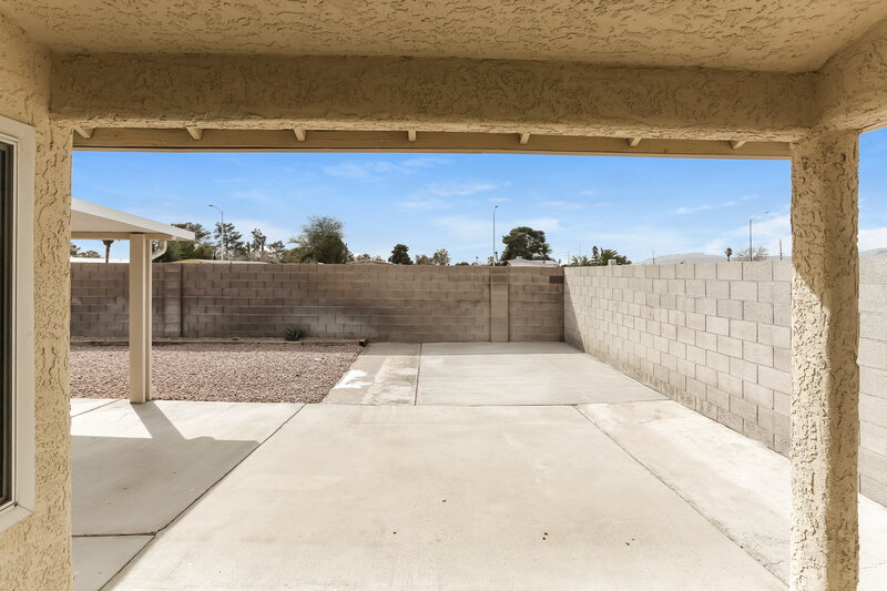 2,065/Mo, 6533 Faith Peak Dr Las Vegas, NV 89108 Covered Porch View