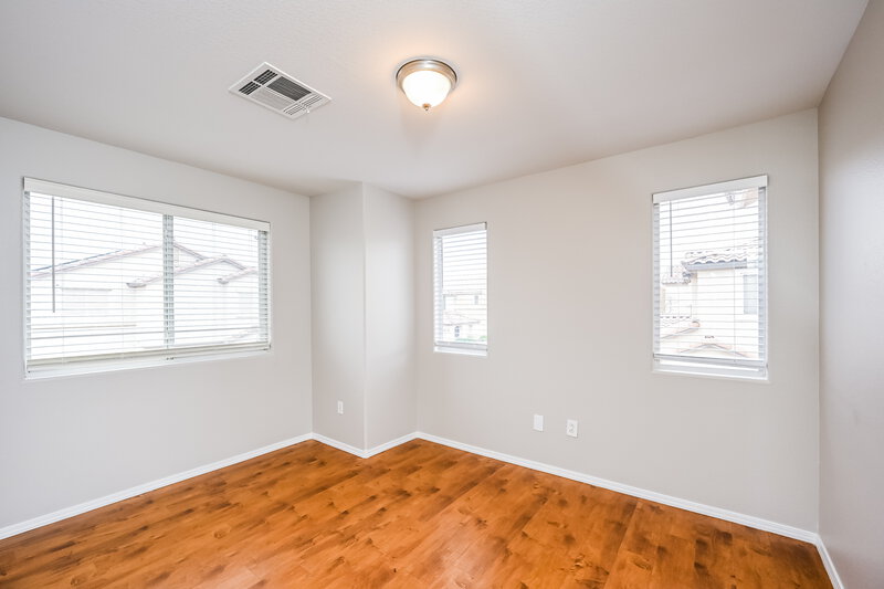 3,130/Mo, 5714 Old Colony Dr Las Vegas, NV 89139 Living Room View