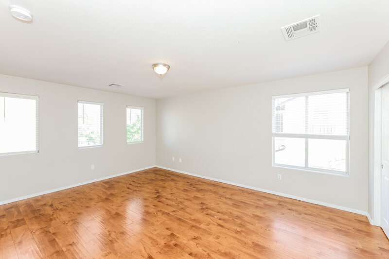 2,185/Mo, 5714 Old Colony Dr Las Vegas, NV 89139 Family Room View 2